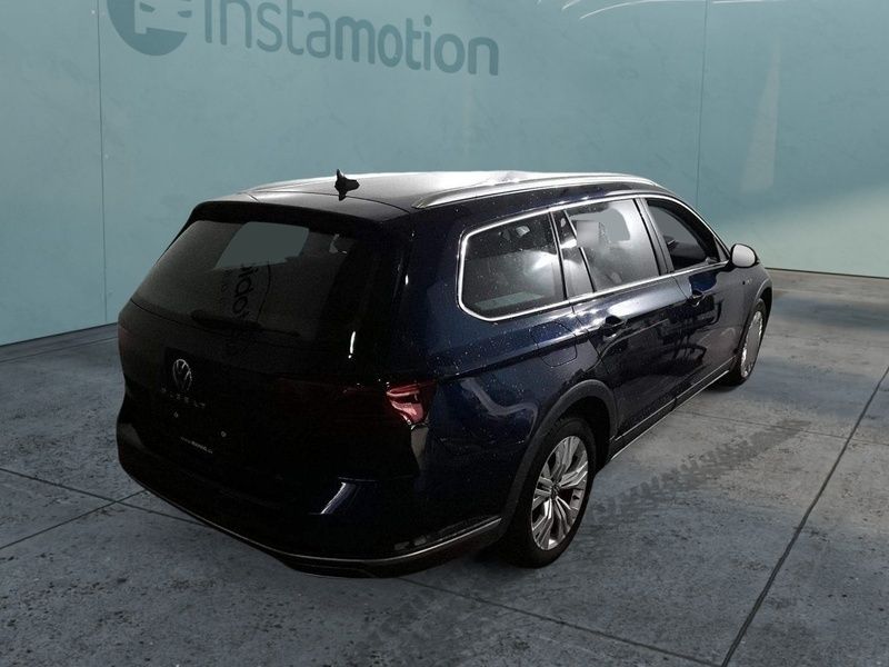 Blau Gebraucht 2023 VW Passat Alltrack Kombi | 37.475 € (Etwas zu teuer) - Bild 1/3