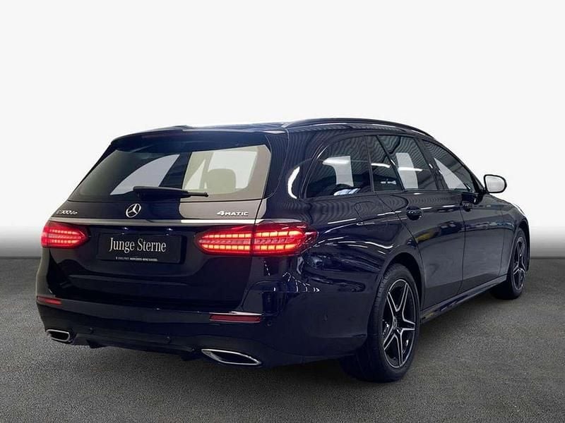 Gebraucht Mercedes E300 AMG 306 PS (225 kW) 2022 Nautikblau metallic Kombi