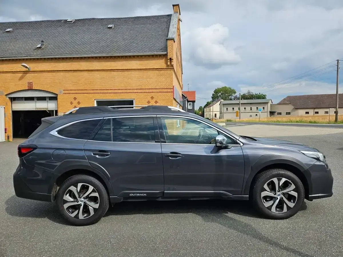 Gebraucht Subaru Outback Platinum 169 PS (124 kW) 2022 Magnetite gray (m) Kombi