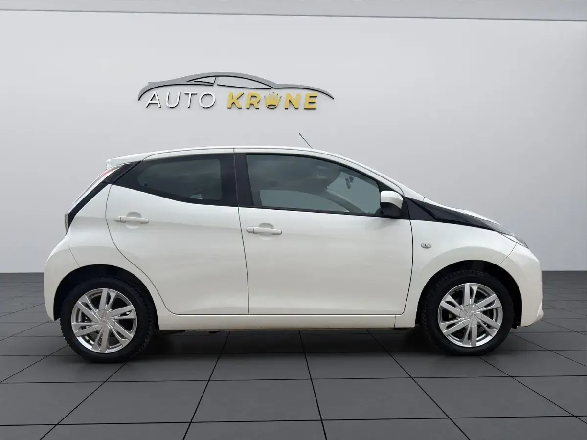 Gebraucht Toyota Aygo X-wave 69 PS (50 kW) 2014 Weiß Kleinwagen