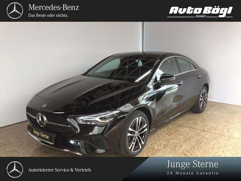 Schwarz Gebraucht 2024 Mercedes CLA200 Advanced Coupé | 31.860 € (Superpreis) - Bild 1/4