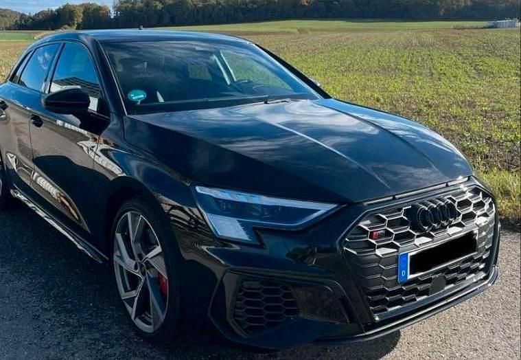 Schwarz Gebraucht 2019 Audi S3 Ambiente Limousine | 29.000 € (Guter Preis) - Bild 1/4