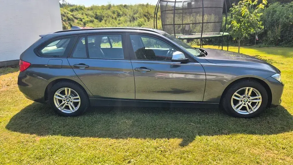Gebraucht BMW 318 143 PS (105 kW) 2014 Grau Kombi