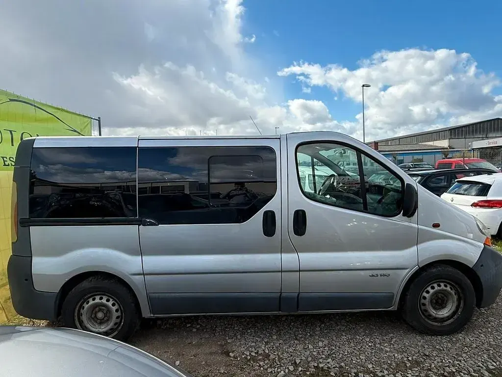 Gebraucht Renault Trafic 135 PS (99 kW) 2006 Silber Van / Kleinbus