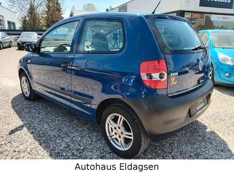 Second-hand VW Fox 54 CP (39 kW) 2010 Albastru Hatchback