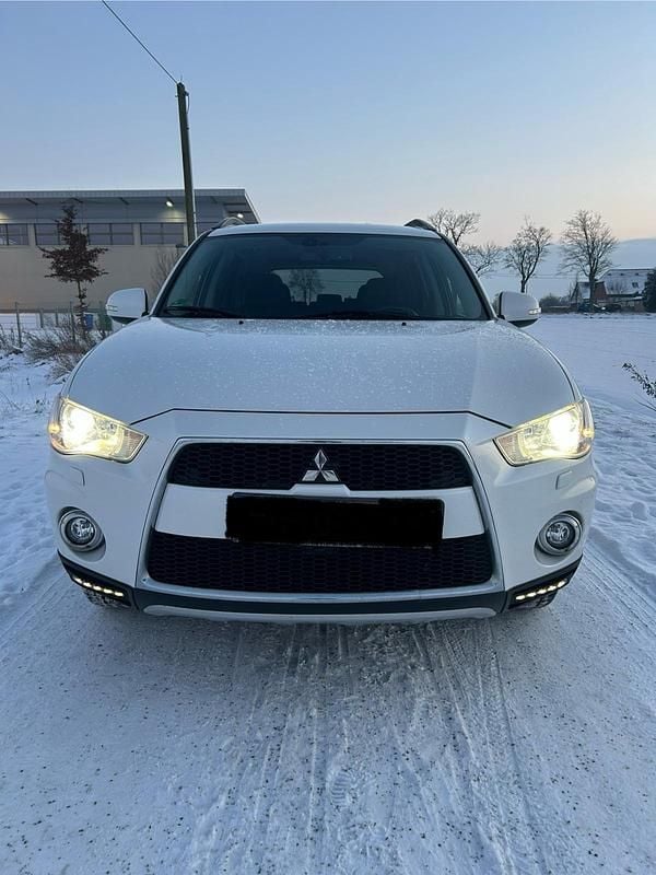 Gebraucht Mitsubishi Outlander Top 156 PS (114 kW) 2012 Weiß SUV