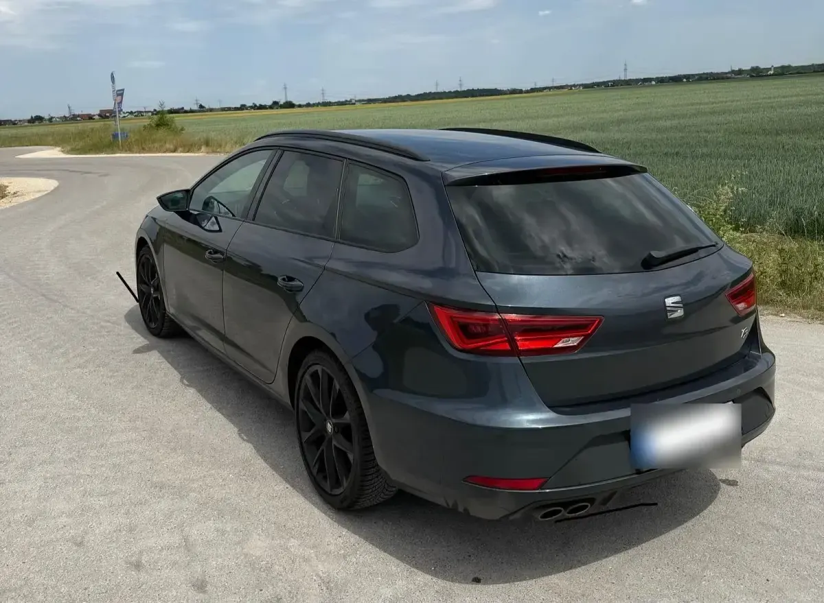 Gebraucht Seat Leon ST FR 131 PS (96 kW) 2019 Grau Kombi