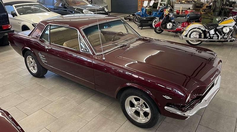 Second-hand Ford Mustang 220 CP (161 kW) 1966 Roșu Coupe