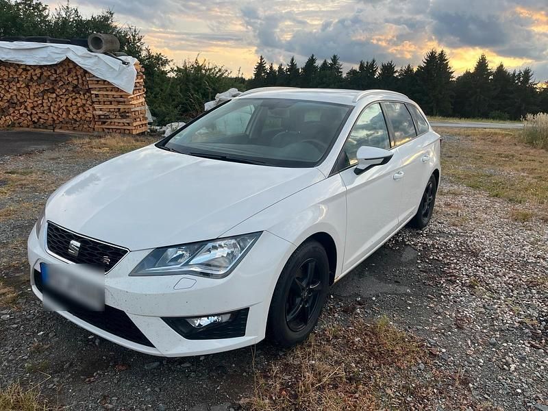 Weiß Gebraucht 2015 Seat Leon ST FR Kombi | 6.000 € (Superpreis) - Bild 1/4