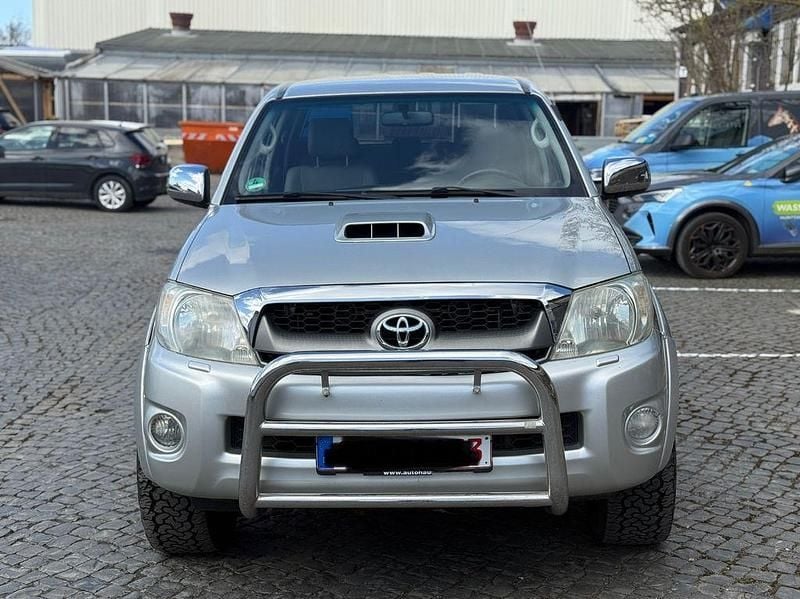 Gebraucht Toyota HiLux Executive 171 PS (125 kW) 2009 Silber Pickup