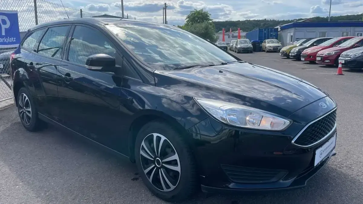 Gebraucht Ford Focus Trend 125 PS (91 kW) 2015 Schwarz Kombi