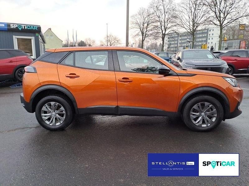 Gebraucht Peugeot 2008 Active 101 PS (74 kW) 2023 Orange SUV
