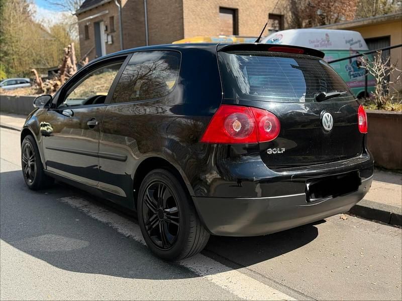 Gebraucht VW Golf V 75 PS (55 kW) 2005 Schwarz Kleinwagen
