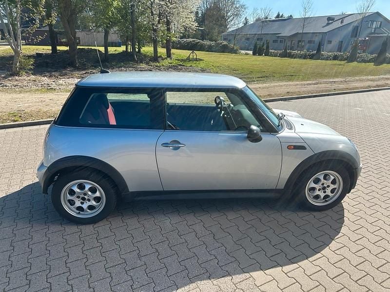 Usata Mini Cooper 88 CV (64 kW) 2005 Argento Utilitaria