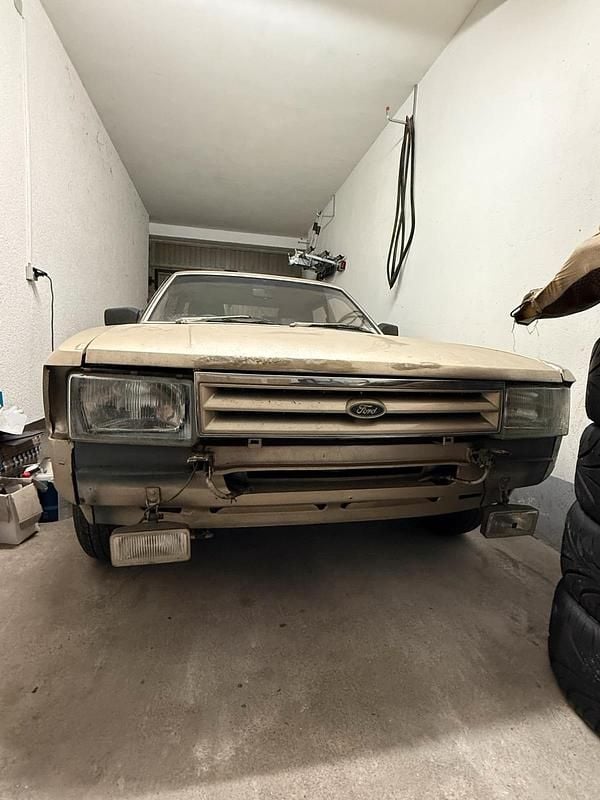 Gebraucht Ford Granada Ghia 135 PS (99 kW) 1985 Gold Limousine