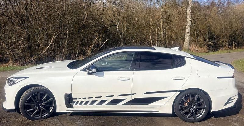 Gebraucht Kia Stinger GT-Line 200 PS (147 kW) 2017 Weiß Kleinwagen