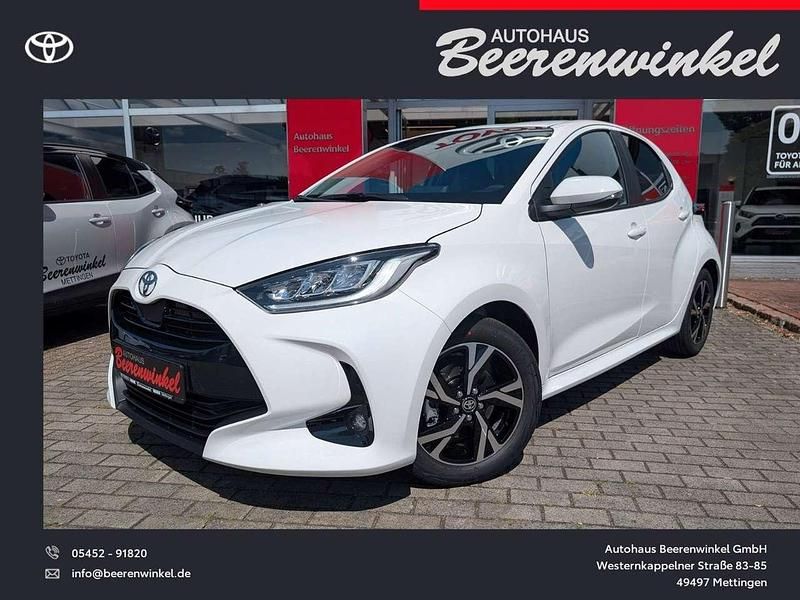 Schneeweiß Neu 2025 Toyota Yaris Hybrid Kleinwagen | 28.940 € (Etwas zu teuer) - Bild 1/4
