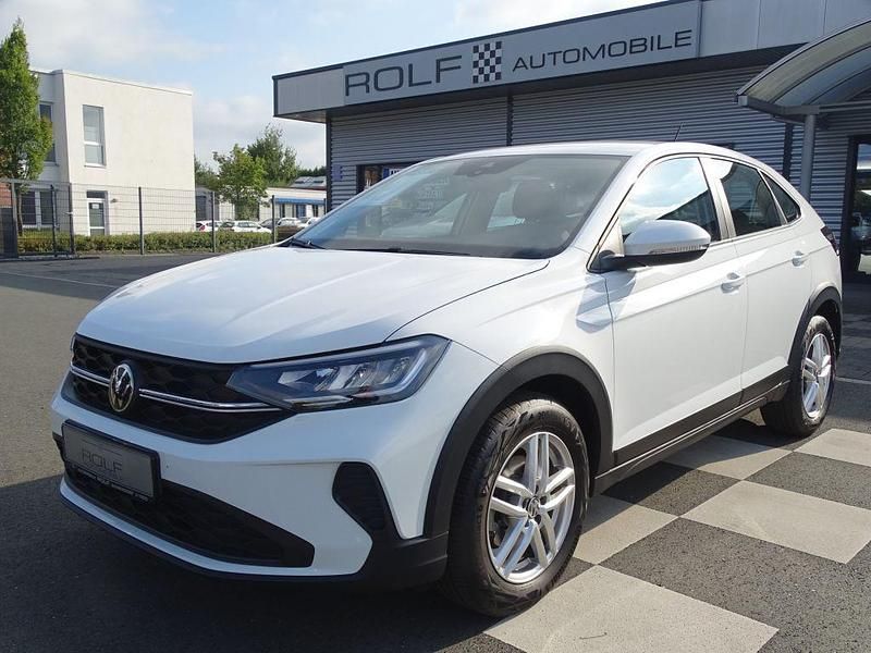 Weiß pure white Gebraucht 2023 VW Taigo SUV | 17.980 € (Fairer Preis) - Bild 1/3