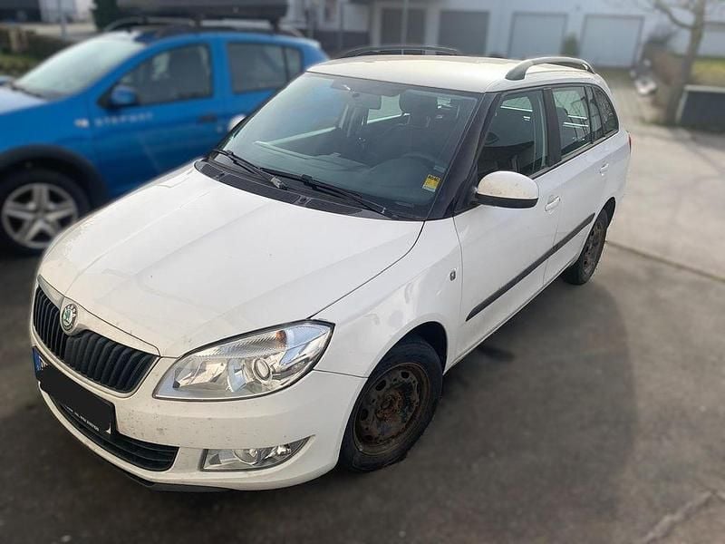 Gebraucht Skoda Fabia Ambiente 86 PS (63 kW) 2011 Weiß Kombi