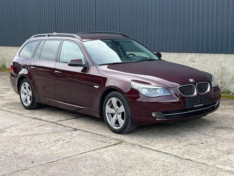 Gebraucht BMW 530 272 PS (200 kW) 2010 Barberarot Kombi