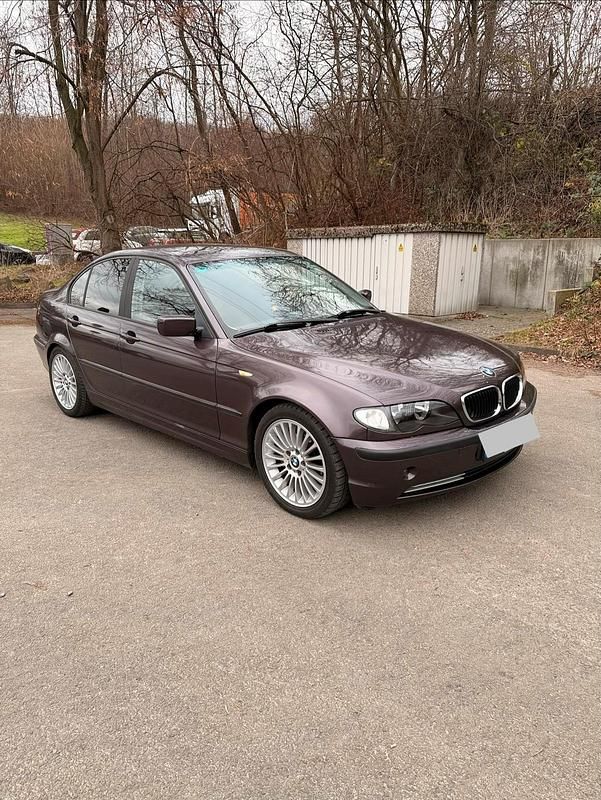 Violet Gebraucht 2003 BMW 318 Limousine | 1.999 € (Guter Preis) - Bild 1/4