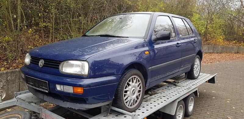 Blau Gebraucht 1996 VW Golf III Kleinwagen | 1.750 € - Bild 1/4