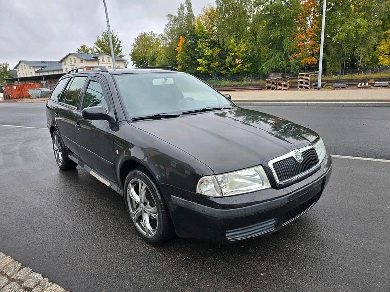 Schwarz Gebraucht 2004 Skoda Octavia Kombi | 1.548 € (Guter Preis) - Bild 1/4