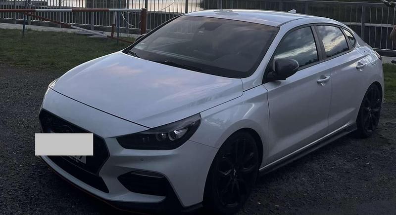 Weiß Gebraucht 2020 Hyundai i30 N Performance Limousine | 20.100 € (Superpreis) - Bild 1/4