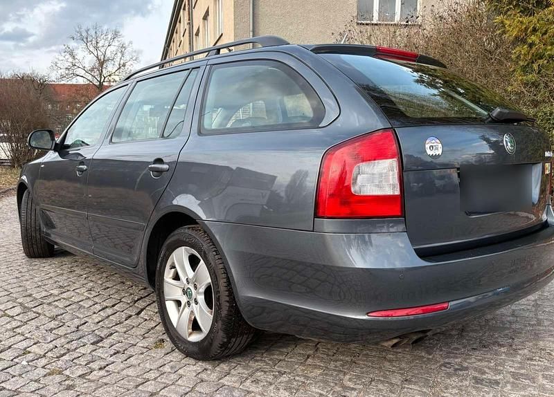Gebraucht Skoda Octavia 122 PS (89 kW) 2009 Silber Kombi