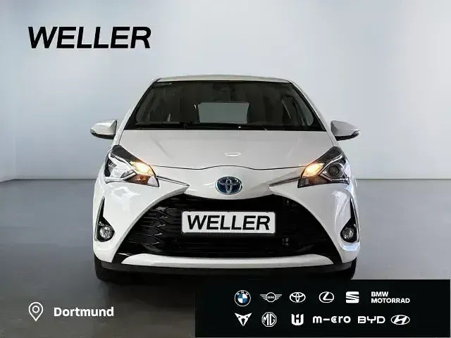 Gebraucht Toyota Yaris Hybrid Team 101 PS (74 kW) 2018 Schneeweiß Kleinwagen