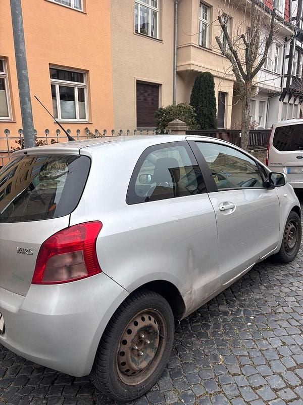 Gebraucht Toyota Yaris 87 PS (63 kW) 2007 Grau Kleinwagen