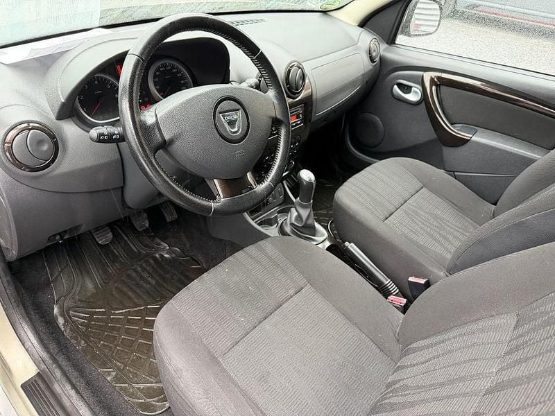 Gebraucht Dacia Duster Lauréate 105 PS (77 kW) 2012 Grau SUV