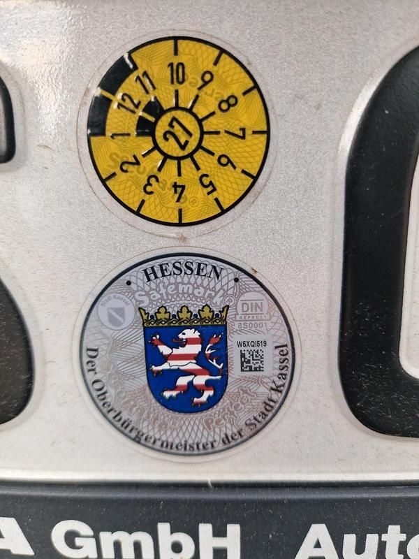 Weiß Gebraucht 2018 Volvo XC60 R-Design SUV | 30.999 € (Etwas zu teuer) - Bild 1/1