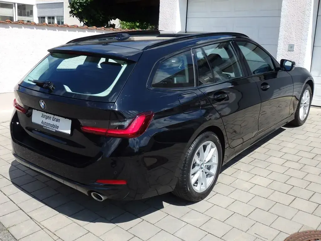 Gebraucht BMW 318 150 PS (110 kW) 2023 Schwarz Kombi