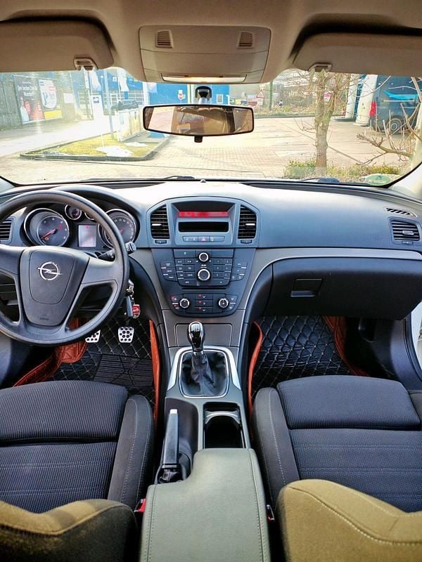 Gebraucht Opel Insignia 110 PS (80 kW) 2009 Weiß Kombi