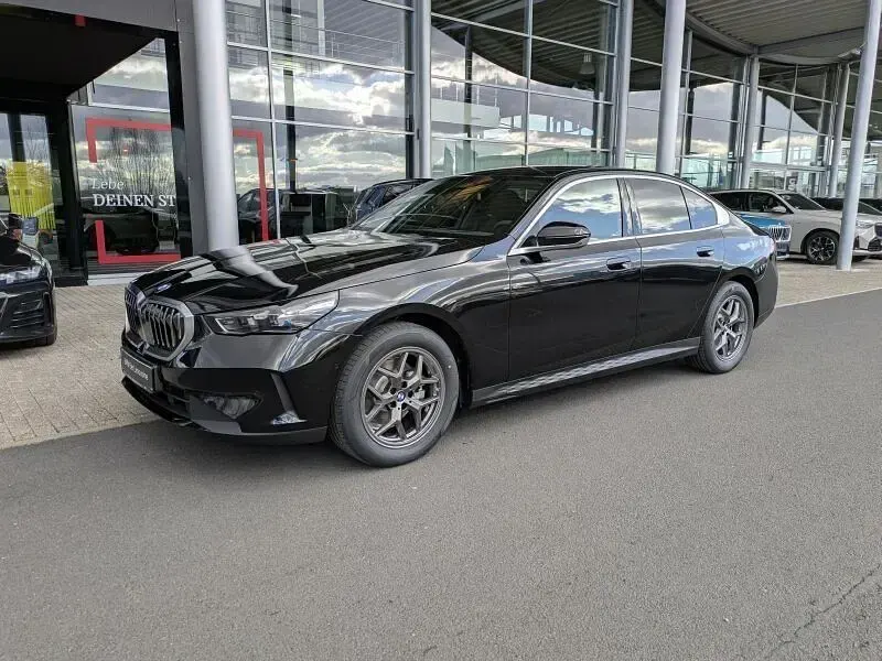 Neu BMW 520 190 PS (139 kW) 2026 Schwarz Limousine