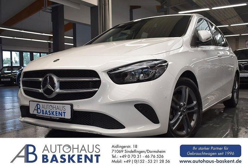 Weiß Gebraucht 2020 Mercedes B200 Van / Kleinbus | 24.890 € (Guter Preis) - Bild 1/4