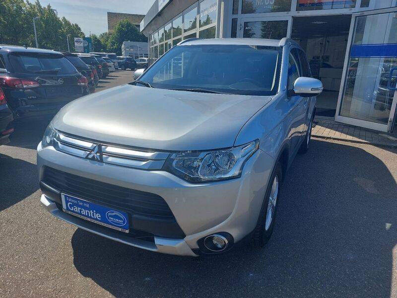 Silber Gebraucht 2015 Mitsubishi Outlander Diamant Edition SUV | 11.990 € (Fairer Preis) - Bild 1/4