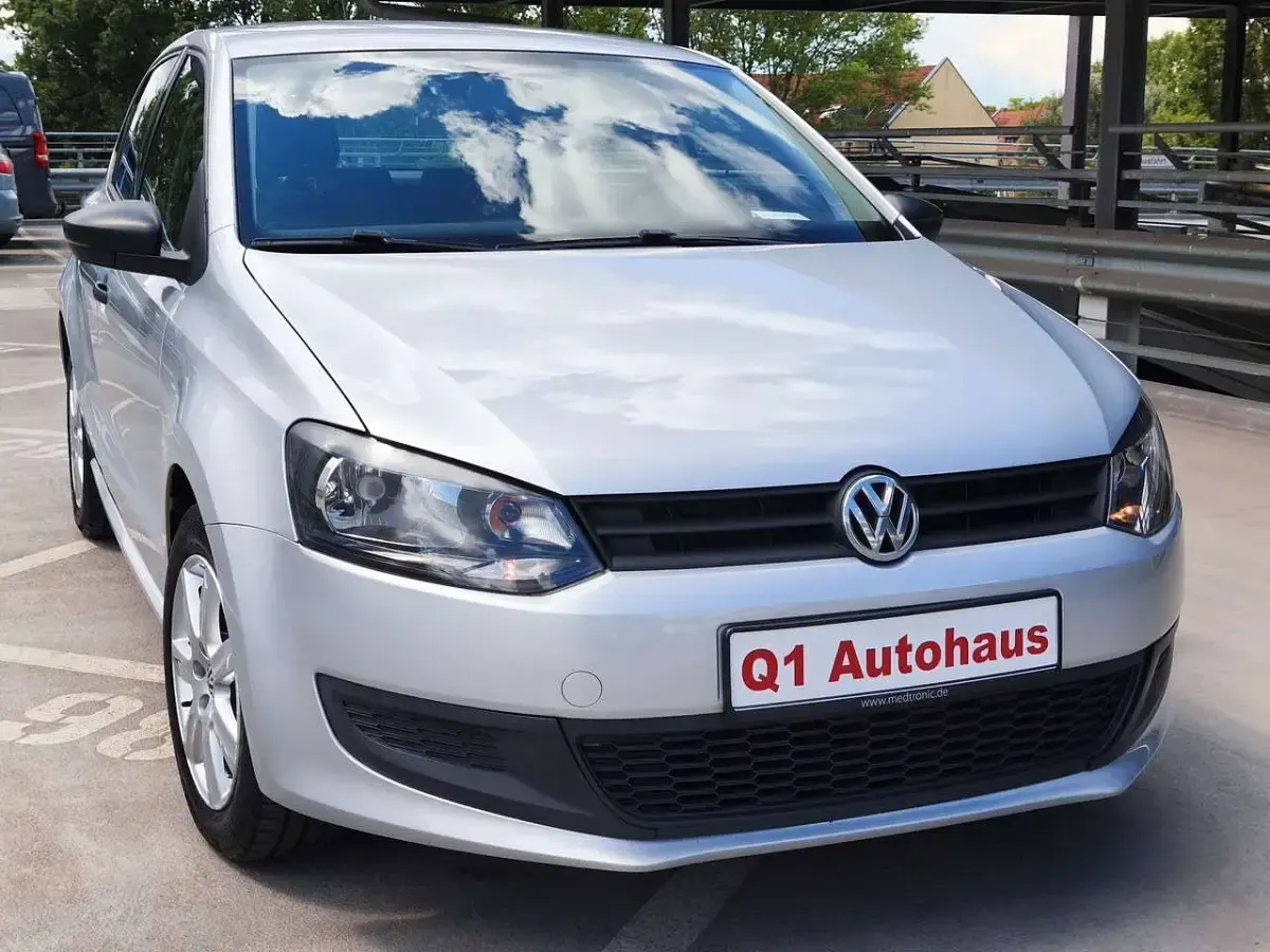 Gebraucht VW Polo 60 PS (44 kW) 2014 Reflexsilber metallic Kleinwagen
