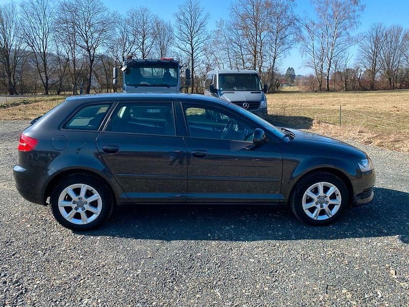 Gebraucht Audi A3 125 PS (91 kW) 2009 Grau Kleinwagen