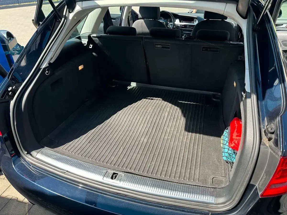 Gebraucht Audi A4 160 PS (117 kW) 2010 Blau Kombi