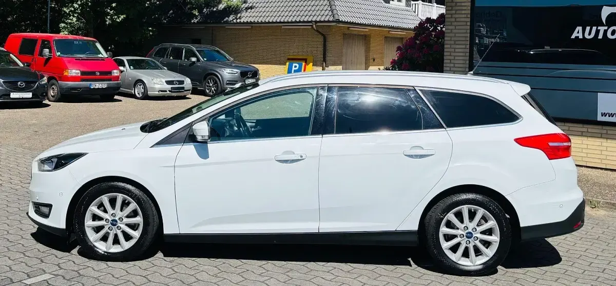 Gebraucht Ford Focus Titanium 120 PS (88 kW) 2015 Weiß Kombi