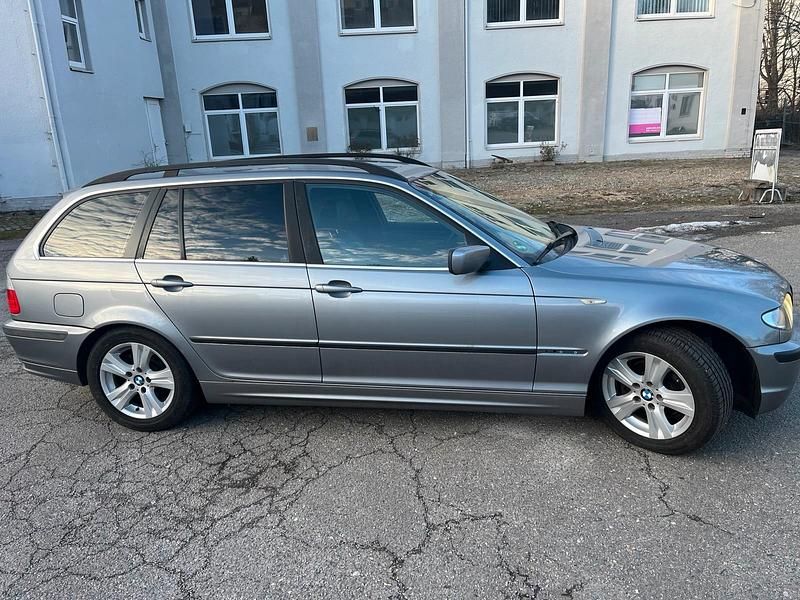 Gebraucht BMW 318 143 PS (105 kW) 2004 Grau Kombi