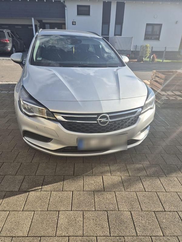 Gebraucht Opel Astra Exklusiv 150 PS (110 kW) 2016 Silber Kombi