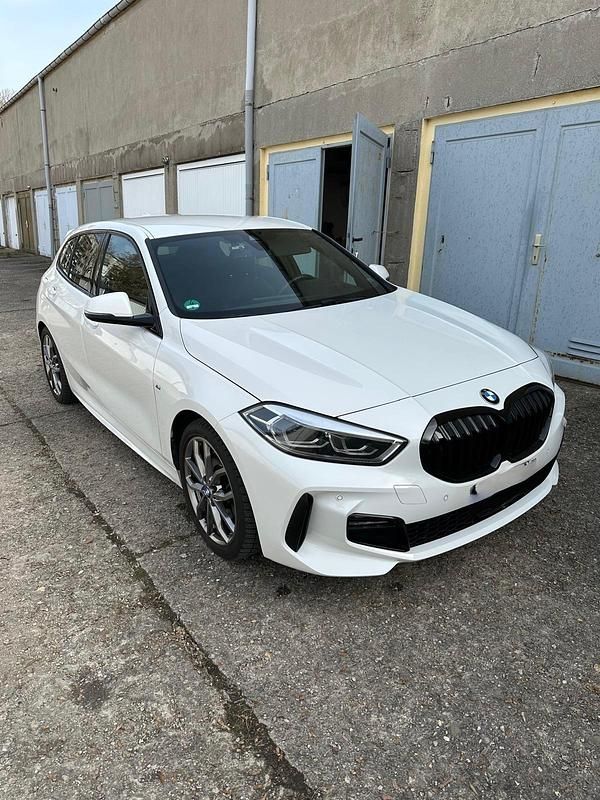 Gebraucht BMW 120 190 PS (139 kW) 2019 Weiß Kleinwagen