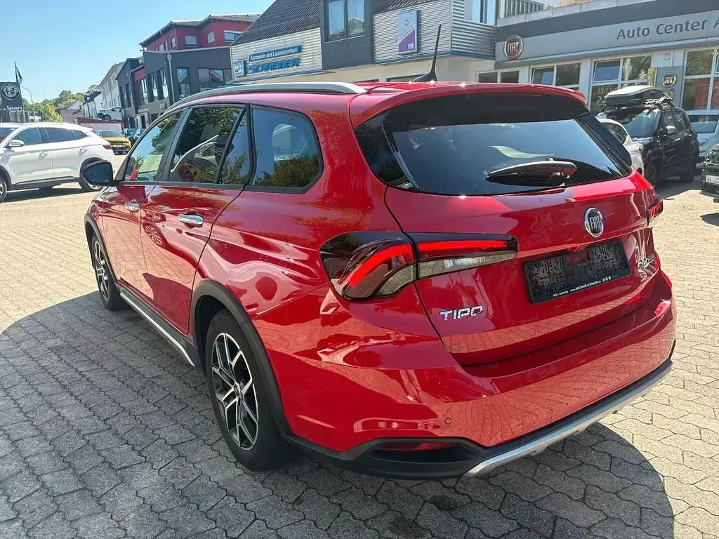 Gebraucht Fiat Tipo Cross 101 PS (74 kW) 2022 Rot Kombi