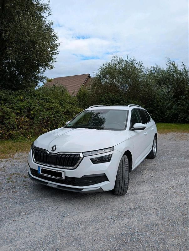 Weiß Gebraucht 2019 Skoda Kamiq Ambition SUV | 16.500 € (Fairer Preis) - Bild 1/4