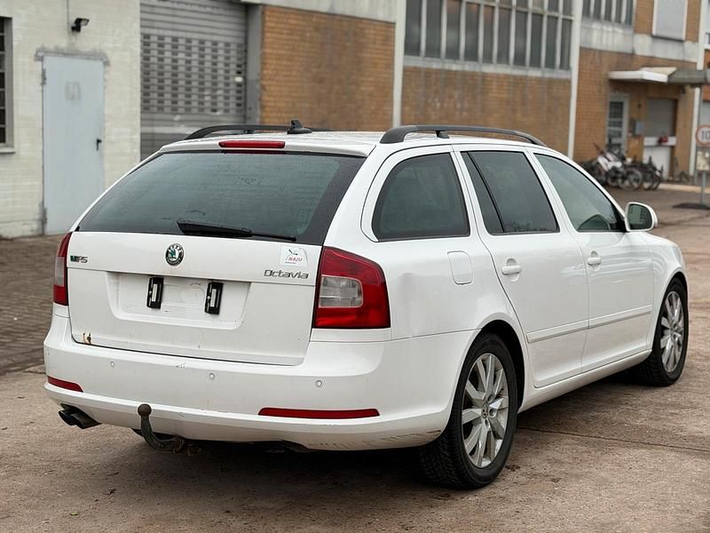 Gebraucht Skoda Octavia RS 170 PS (125 kW) 2011 Weiß Kombi