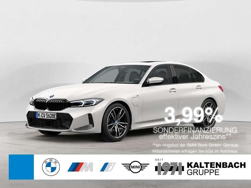 Weiß Gebraucht 2024 BMW 330e M Sport Limousine | 47.890 € (Fairer Preis) - Bild 1/3