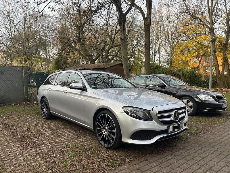 Silber Gebraucht 2017 Mercedes E350 Kombi | 19.399 € (Guter Preis) - Bild 1/4